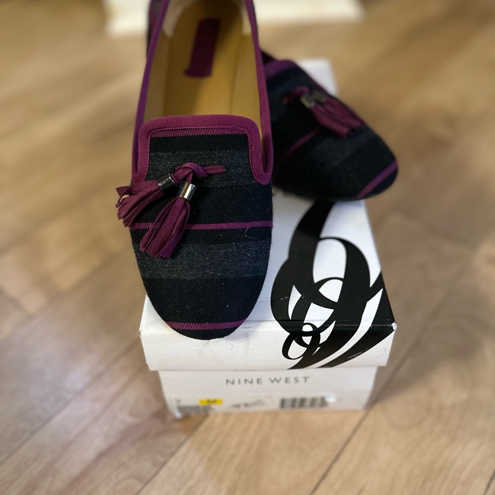 NINE WEST LIKE NEW WITH BOX BLACK GRAY PURPLE STRIPE TASSLED BALLET FLAT SIZE 7